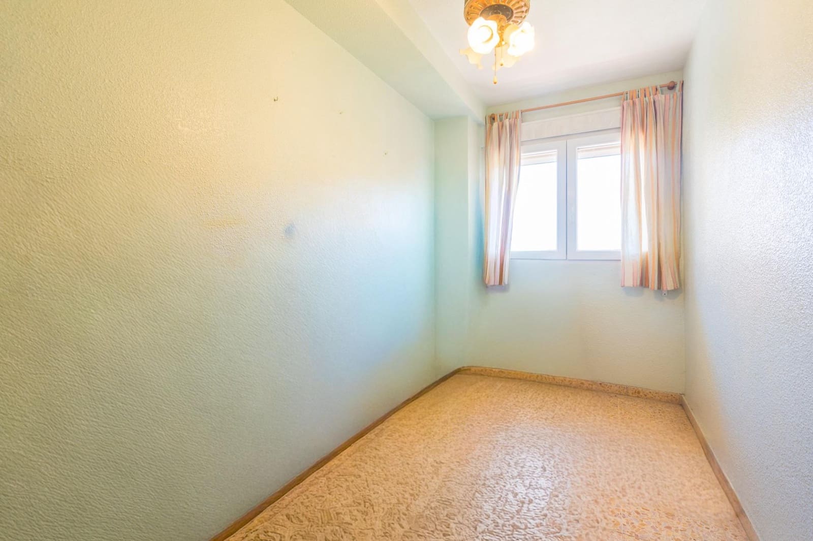 4 Zimmer Wohnung zu verkaufen in Valencia Stadt - 350.000 € (Ref: 9812277)