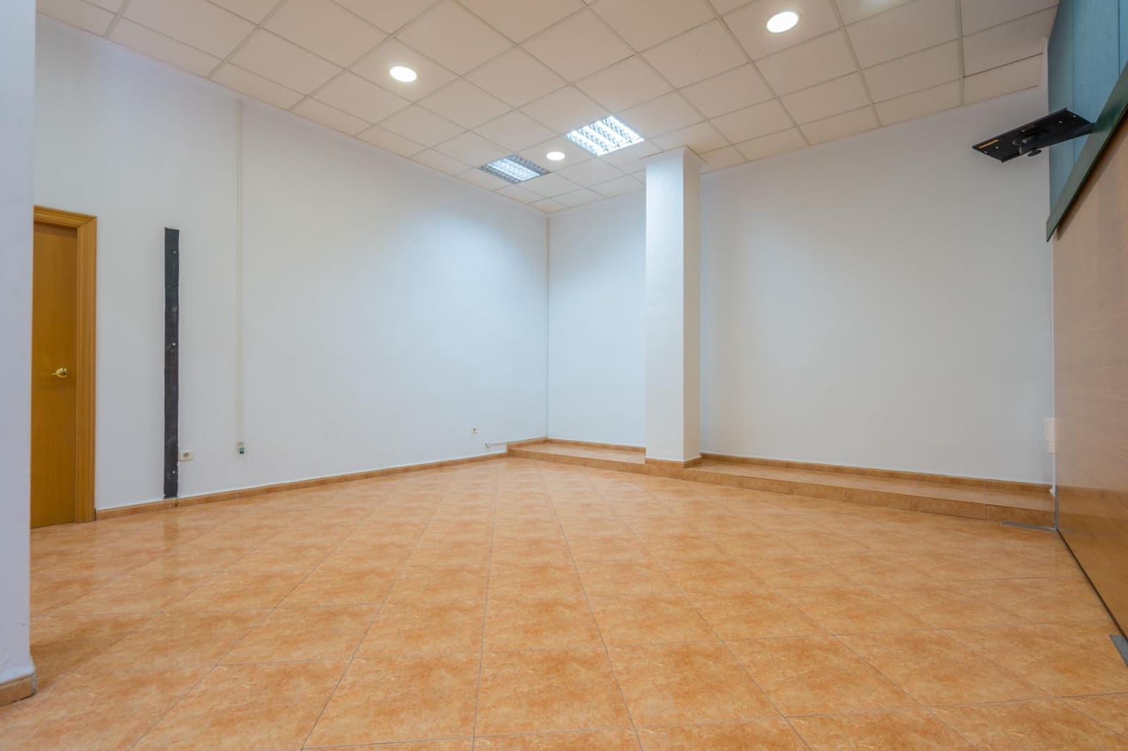 Gewerbe zu verkaufen in Benimamet - 180.000 € (Ref: 9812278)