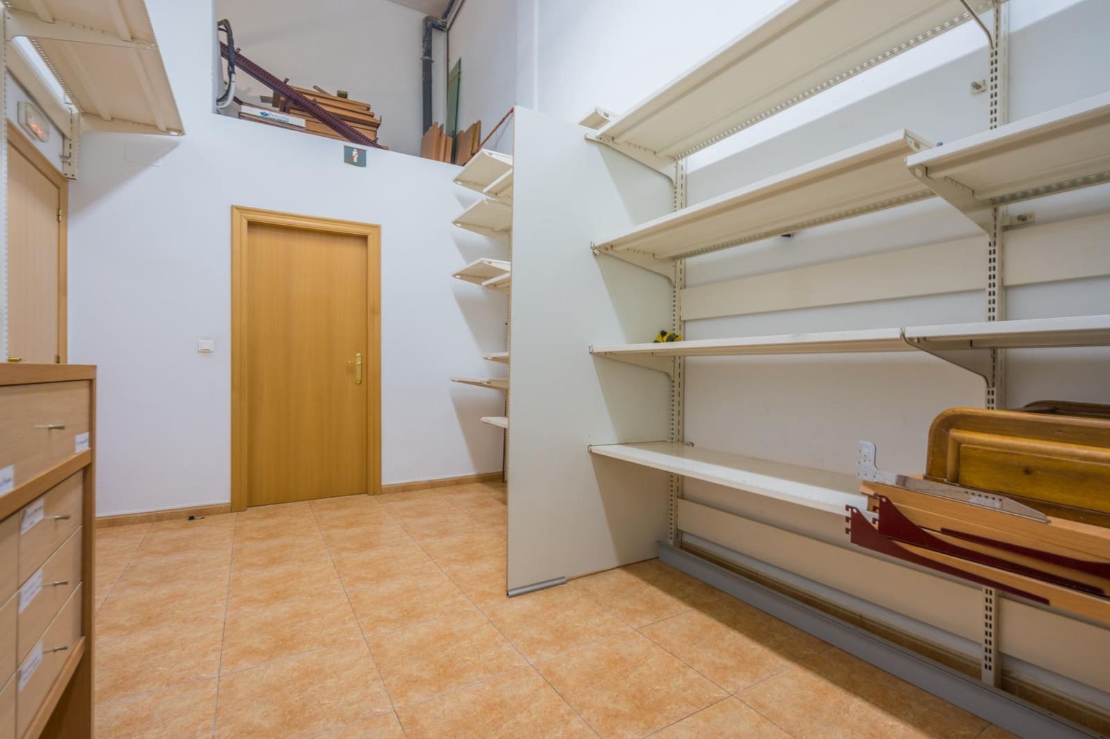 Gewerbe zu verkaufen in Benimamet - 180.000 € (Ref: 9812278)