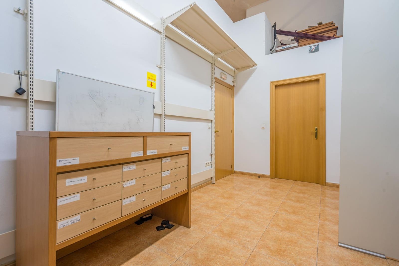 Gewerbe zu verkaufen in Benimamet - 180.000 € (Ref: 9812278)