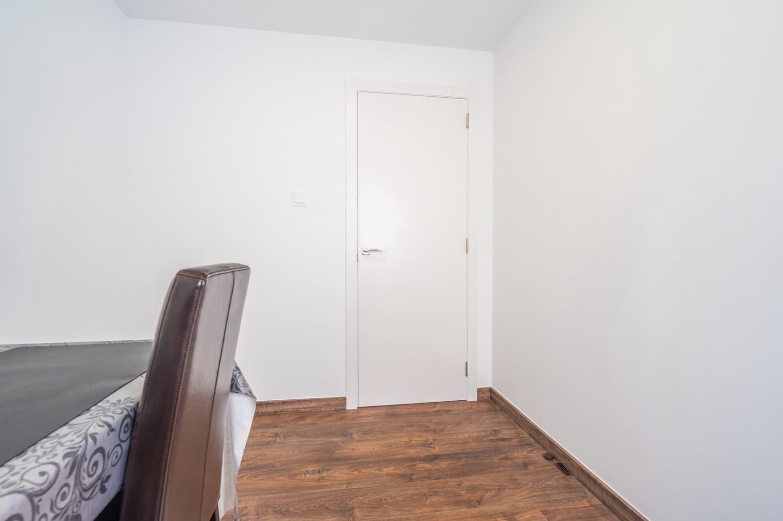 3 bedroom Flat for sale in Valencia city - € 256,000 (Ref: 9839469)