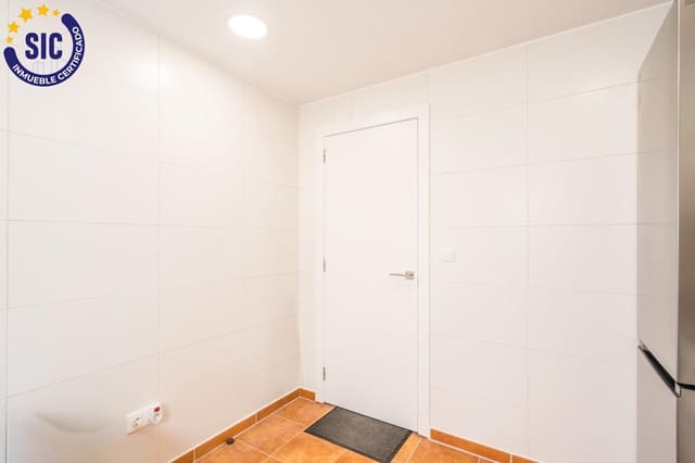 3 slaapkamer Flat te koop in Benicalap, Valencia stad - € 240.000 (Ref: 9839469)