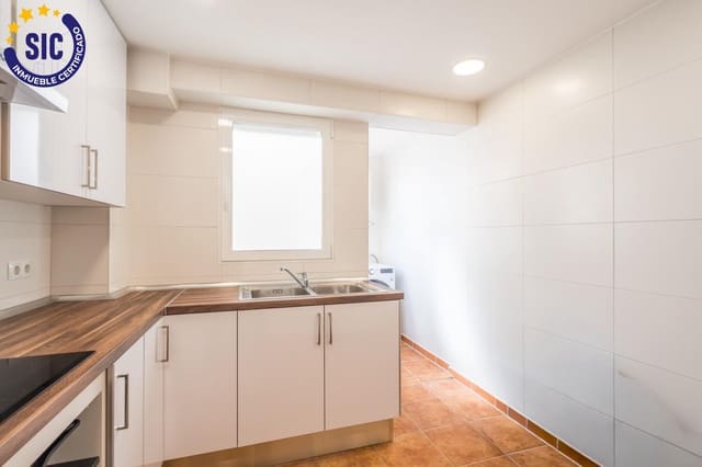 3 slaapkamer Flat te koop in Benicalap, Valencia stad - € 240.000 (Ref: 9839469)