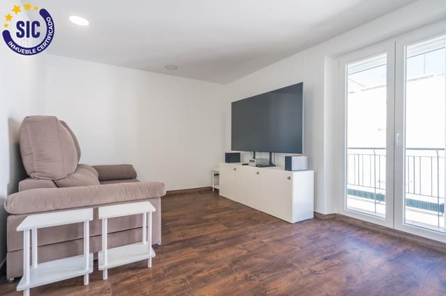3 slaapkamer Flat te koop in Benicalap, Valencia stad - € 240.000 (Ref: 9839469)