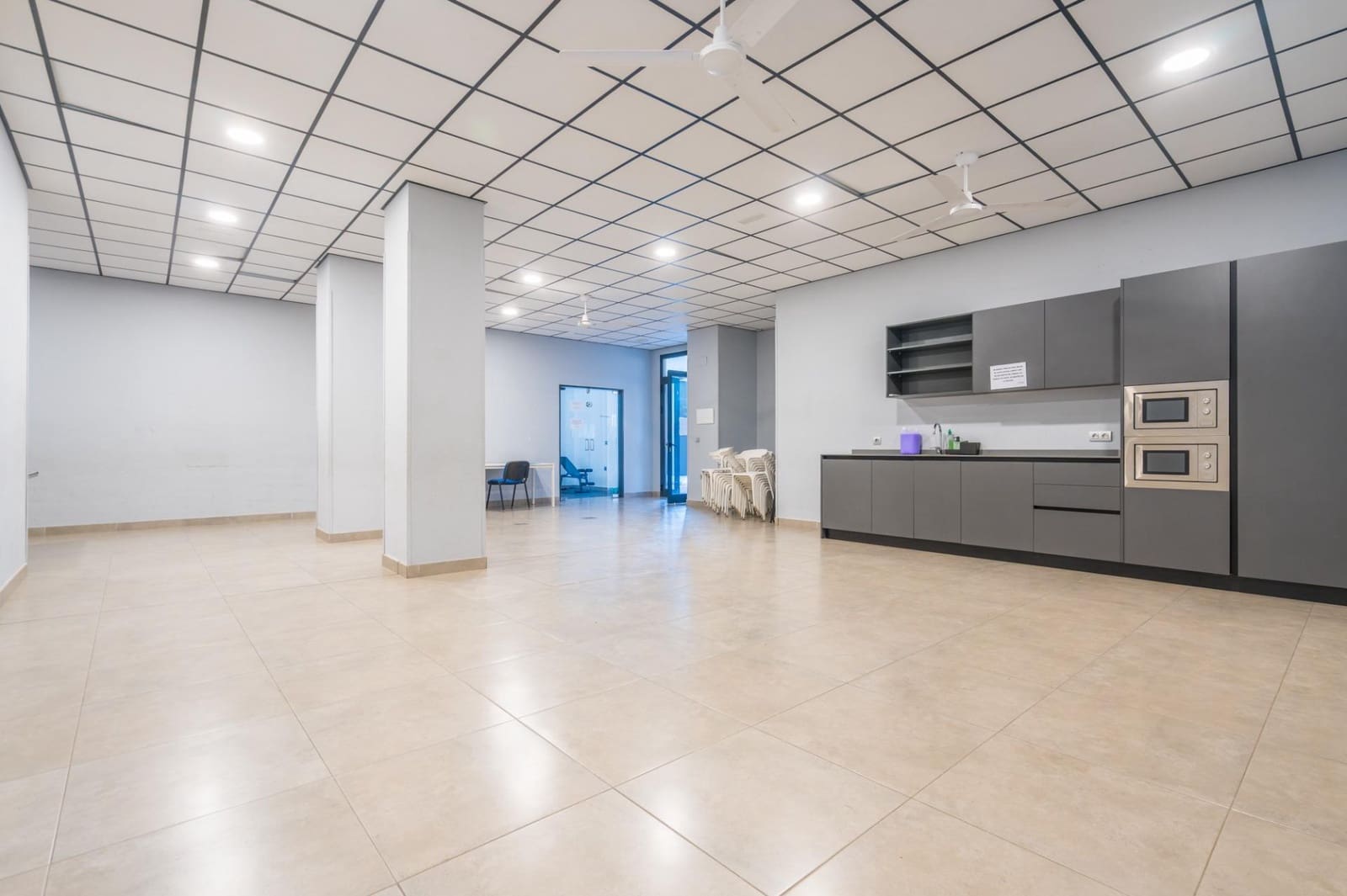 3 bedroom Flat for sale in Valencia city with pool garage - € 465,000 (Ref: 9846582)
