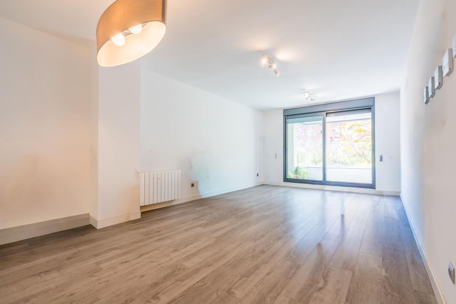 3 bedroom Flat for sale in Valencia city with pool garage - € 465,000 (Ref: 9846582)