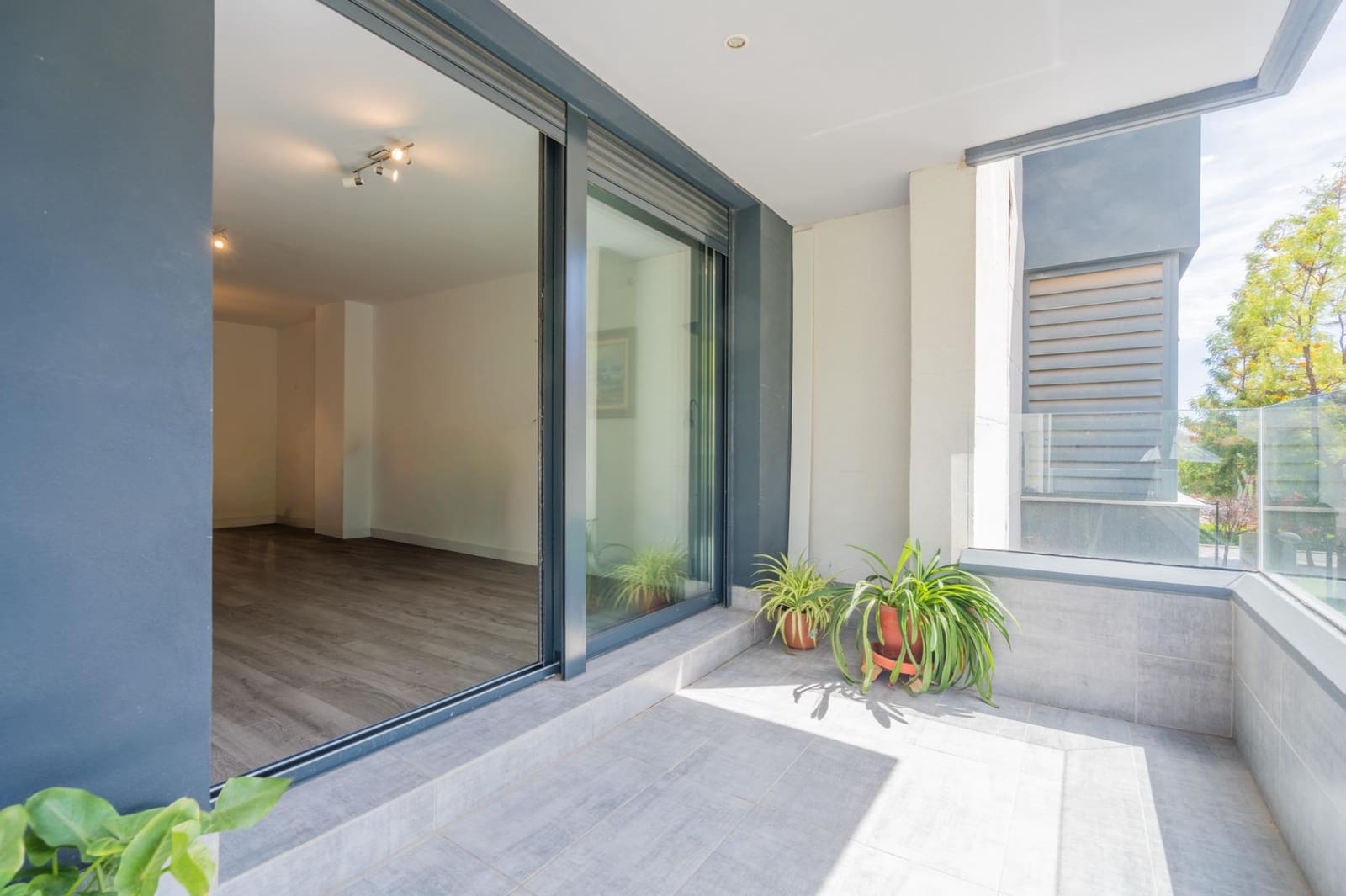 3 bedroom Flat for sale in Valencia city with pool garage - € 465,000 (Ref: 9846582)