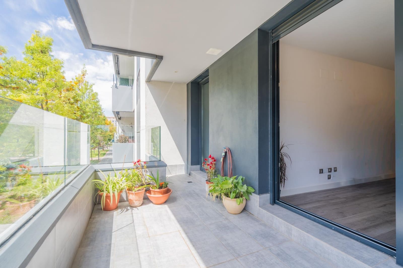 3 bedroom Flat for sale in Valencia city with pool garage - € 465,000 (Ref: 9846582)