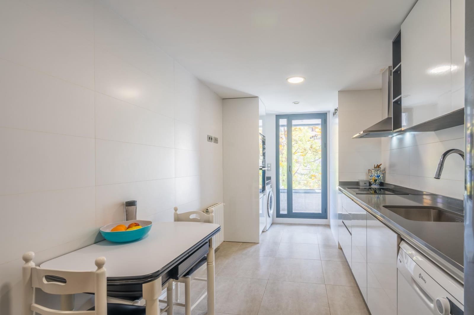 3 bedroom Flat for sale in Valencia city with pool garage - € 465,000 (Ref: 9846582)
