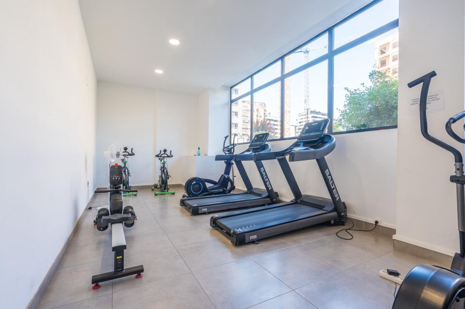 3 bedroom Flat for sale in Valencia city with pool garage - € 465,000 (Ref: 9846582)