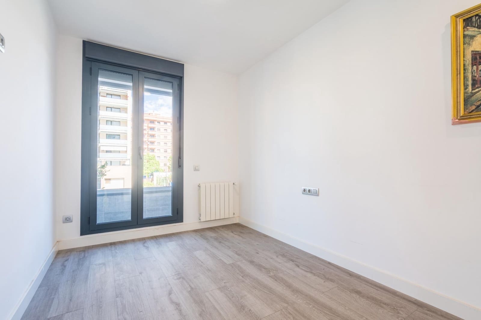3 bedroom Flat for sale in Valencia city with pool garage - € 465,000 (Ref: 9846582)