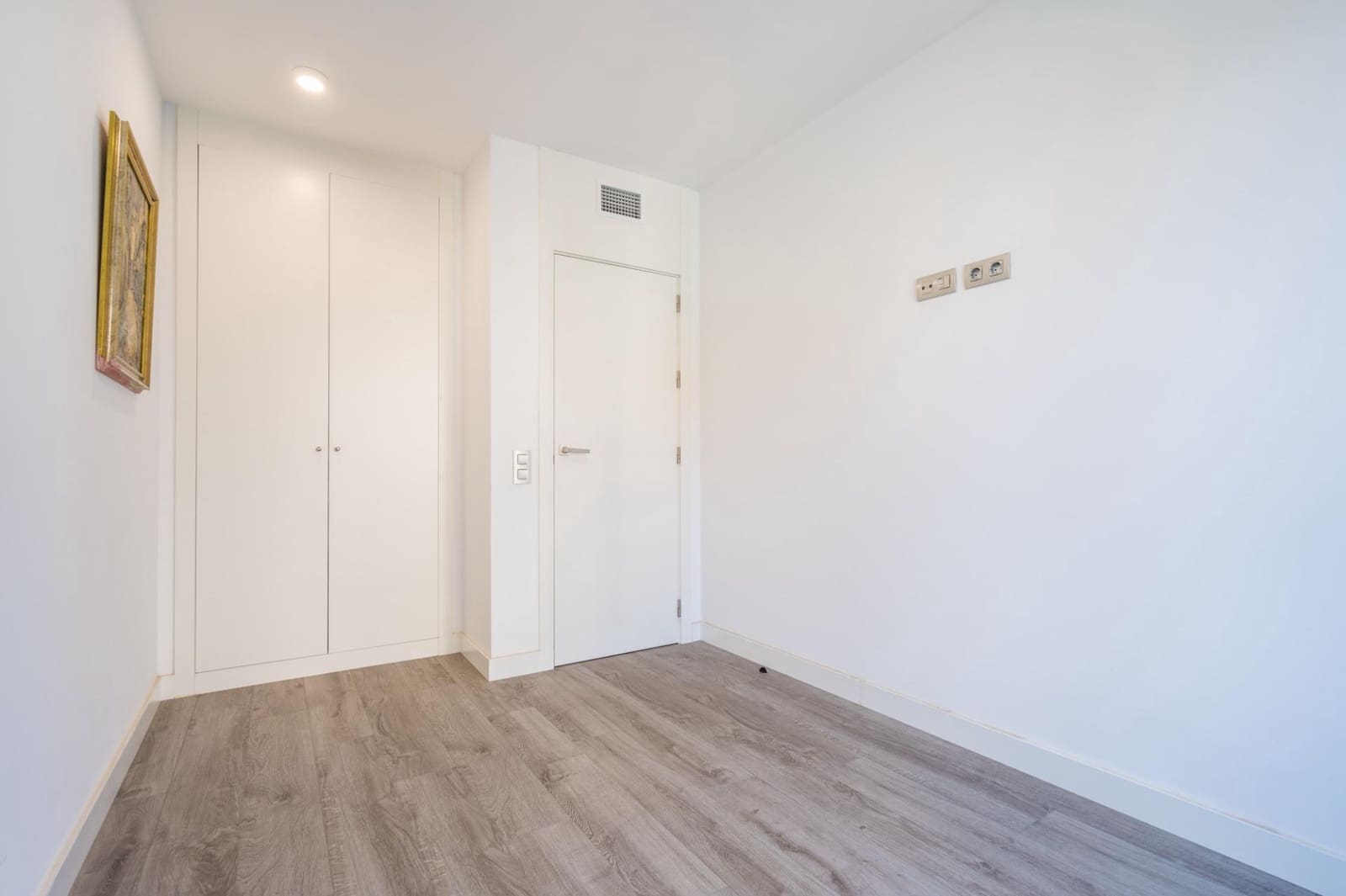 3 bedroom Flat for sale in Valencia city with pool garage - € 465,000 (Ref: 9846582)