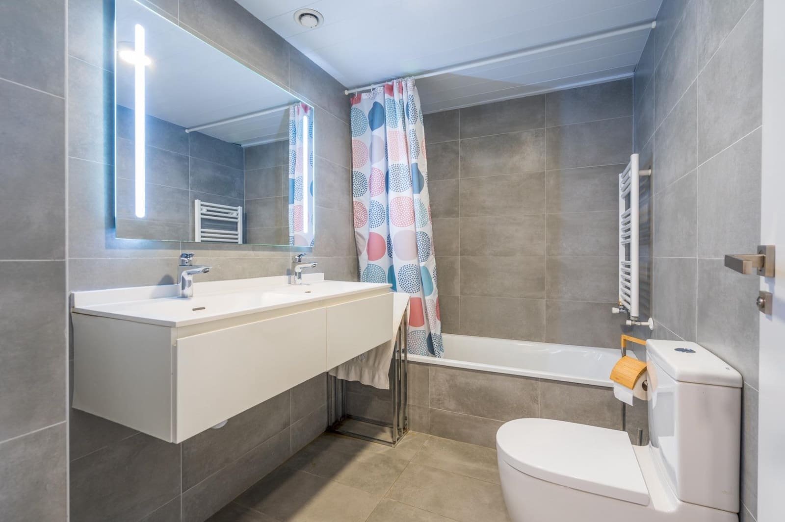 3 bedroom Flat for sale in Valencia city with pool garage - € 465,000 (Ref: 9846582)