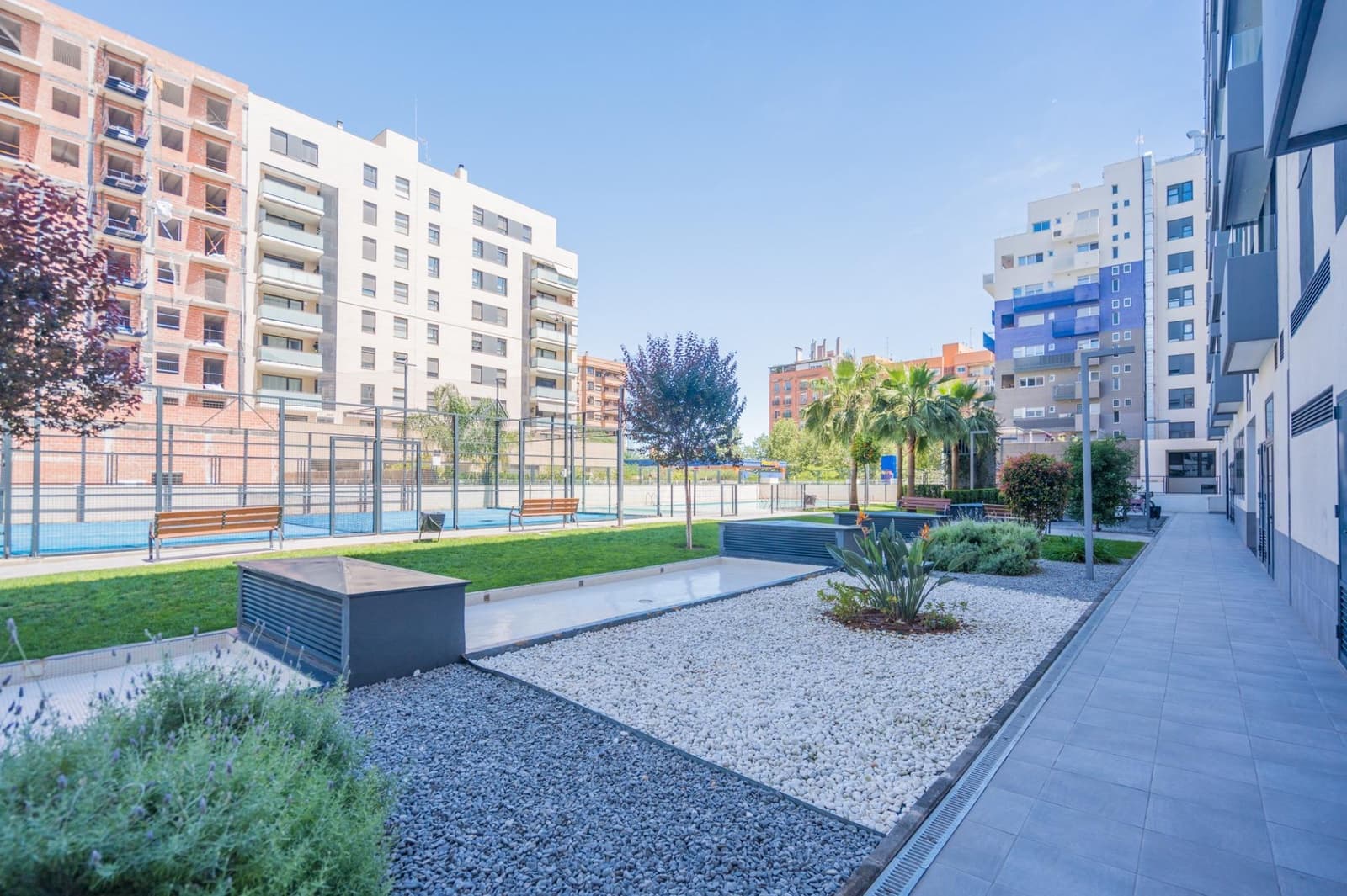 3 bedroom Flat for sale in Valencia city with pool garage - € 465,000 (Ref: 9846582)