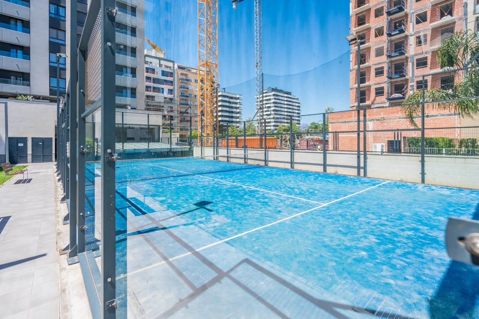3 bedroom Flat for sale in Valencia city with pool garage - € 465,000 (Ref: 9846582)