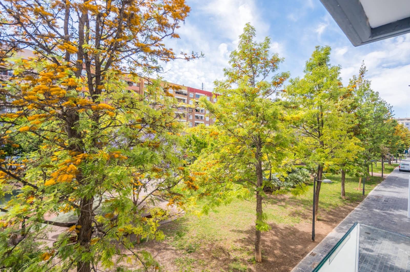 3 bedroom Flat for sale in Valencia city with pool garage - € 465,000 (Ref: 9846582)