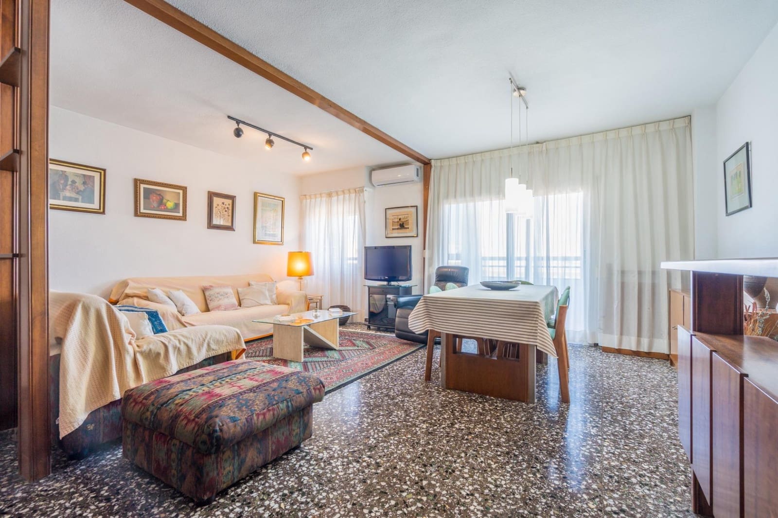 Piso de 4 habitaciones en València ciudad en venta con garaje - 399.000 € (Ref: 9873680)
