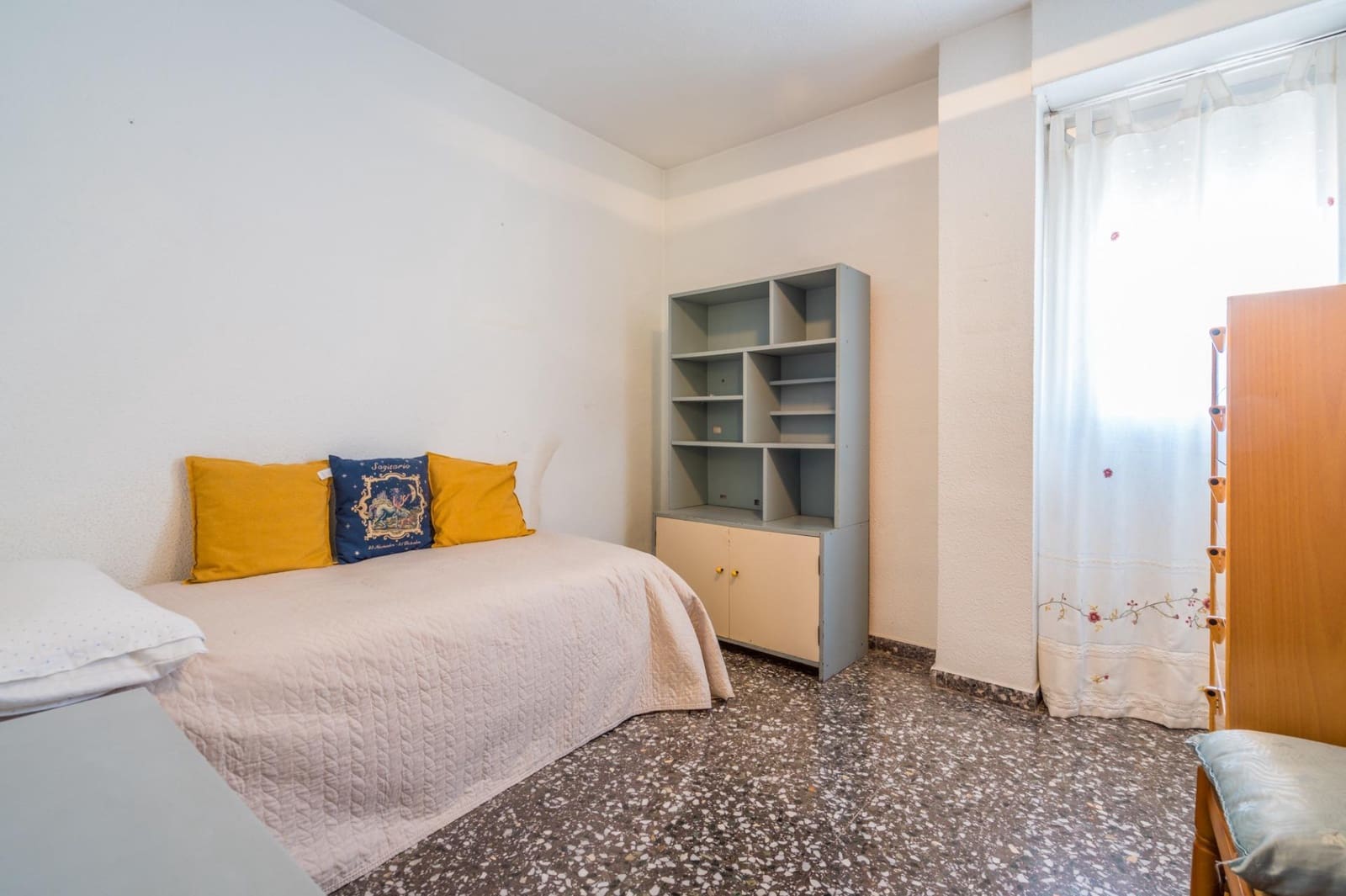 Piso de 4 habitaciones en València ciudad en venta con garaje - 399.000 € (Ref: 9873680)