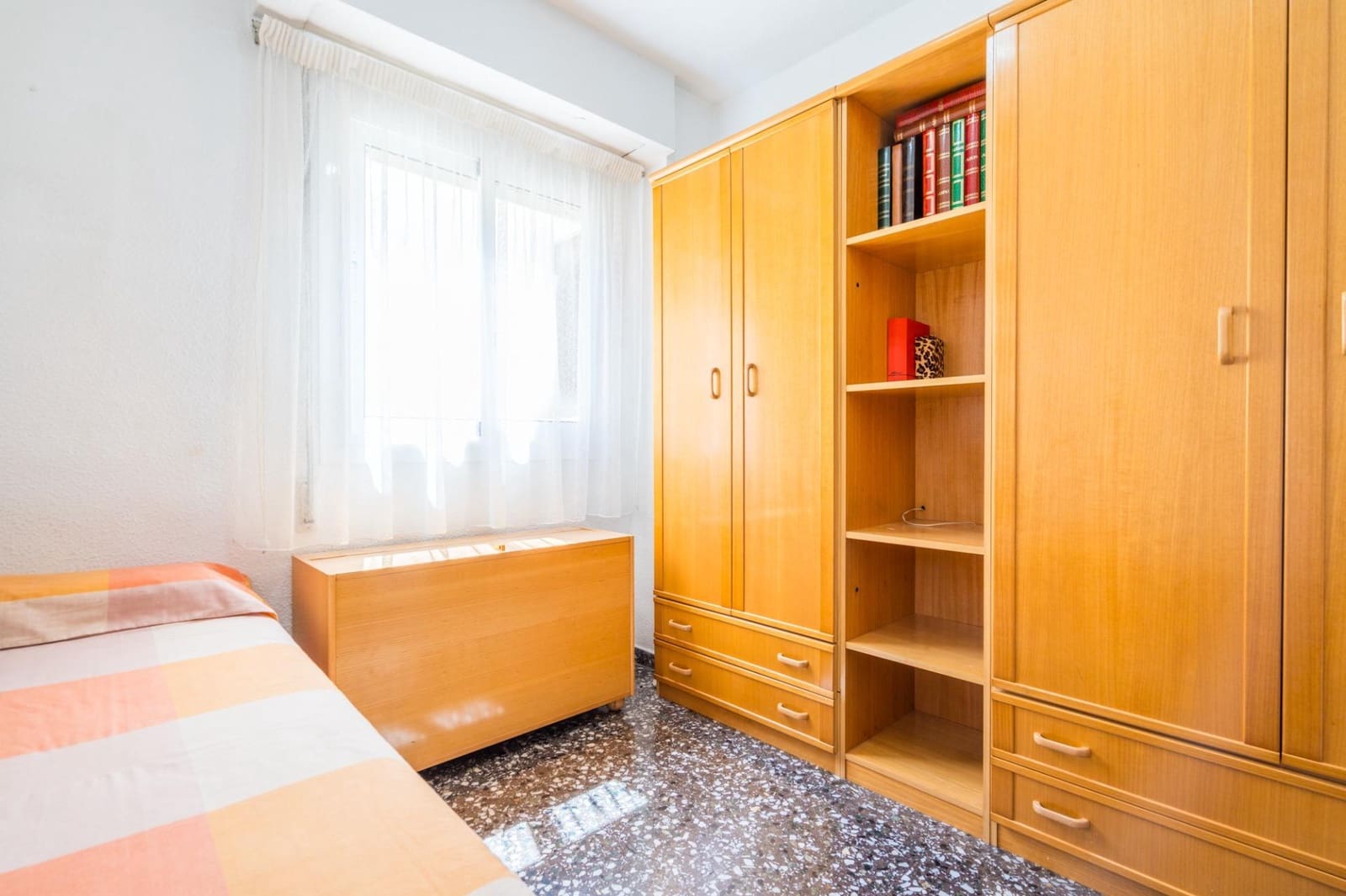 Piso de 4 habitaciones en València ciudad en venta con garaje - 399.000 € (Ref: 9873680)
