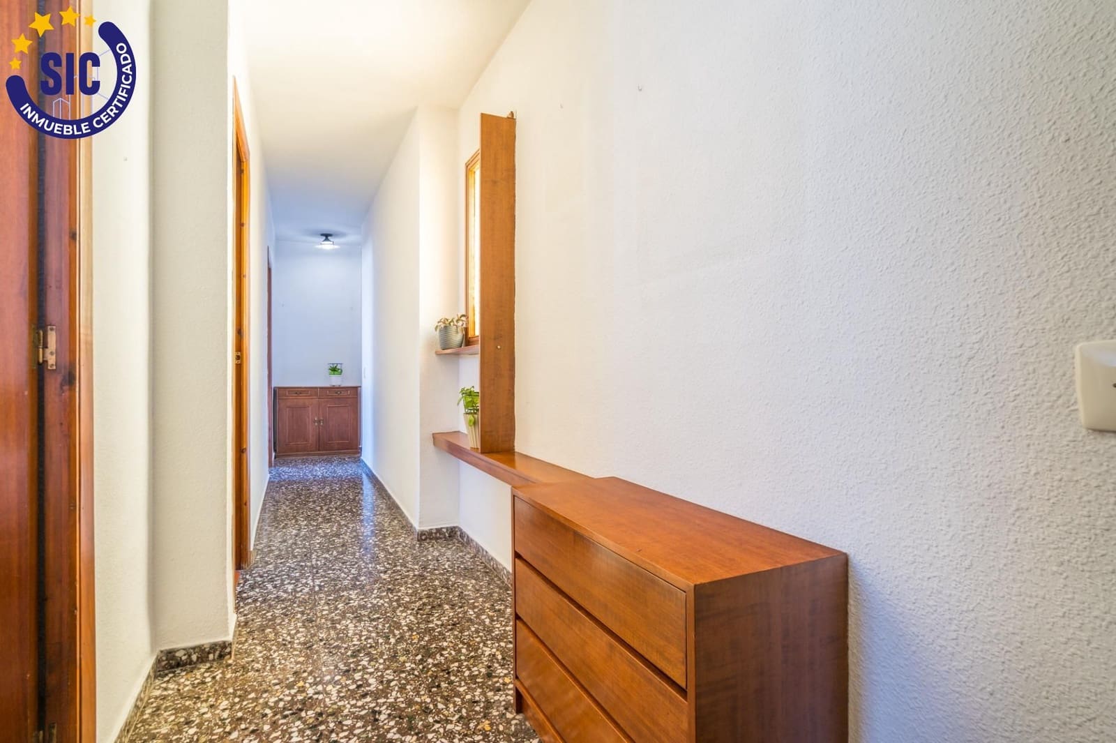 4 bedroom Flat for sale in Valencia city with garage - € 390,000 (Ref: 9873680)