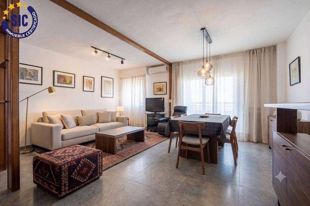 Piso de 4 habitaciones en València ciudad en venta con garaje - 390.000 € (Ref: 9873680)
