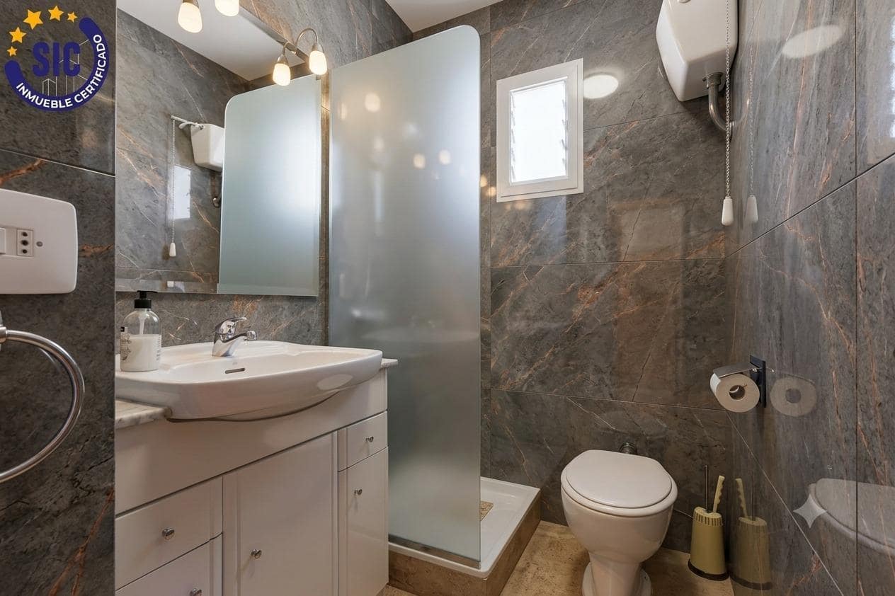 Piso de 4 habitaciones en València ciudad en venta con garaje - 390.000 € (Ref: 9873680)