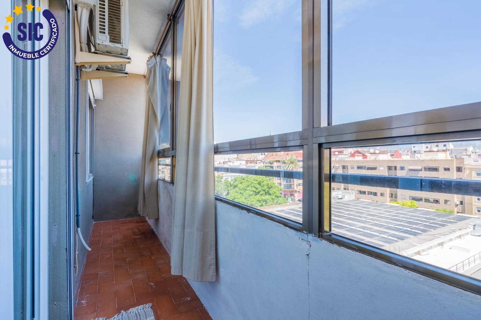 Piso de 4 habitaciones en València ciudad en venta con garaje - 390.000 € (Ref: 9873680)