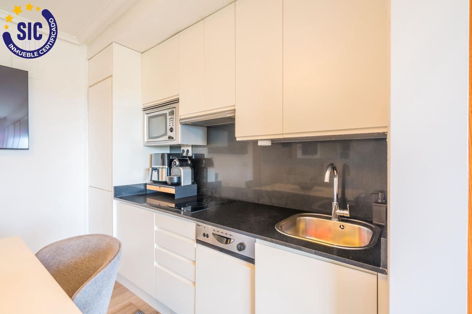 1 slaapkamer Studio te koop in Valencia stad met garage - € 249.000 (Ref: 9876588)