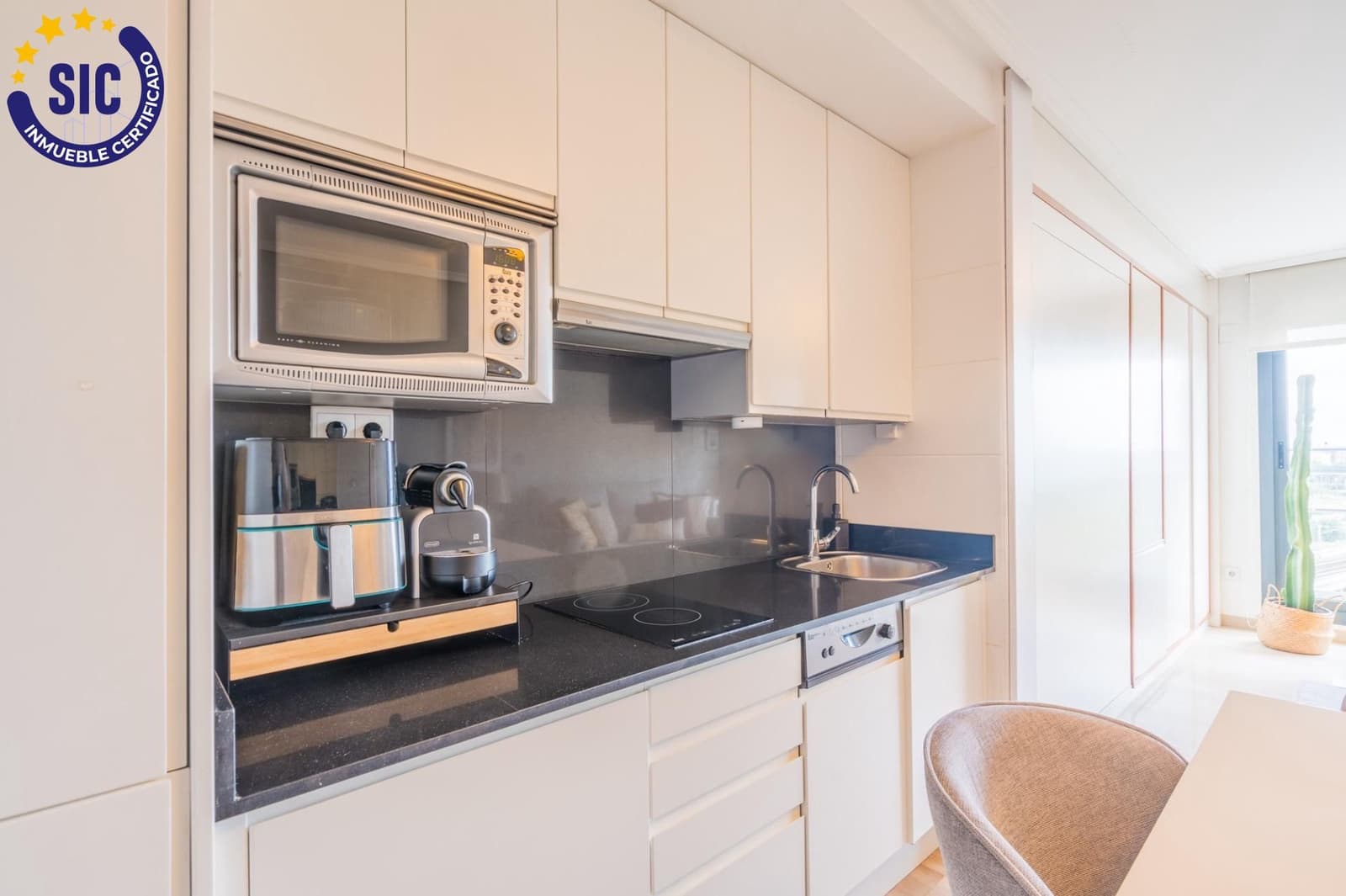 1 slaapkamer Studio te koop in Valencia stad met garage - € 249.000 (Ref: 9876588)