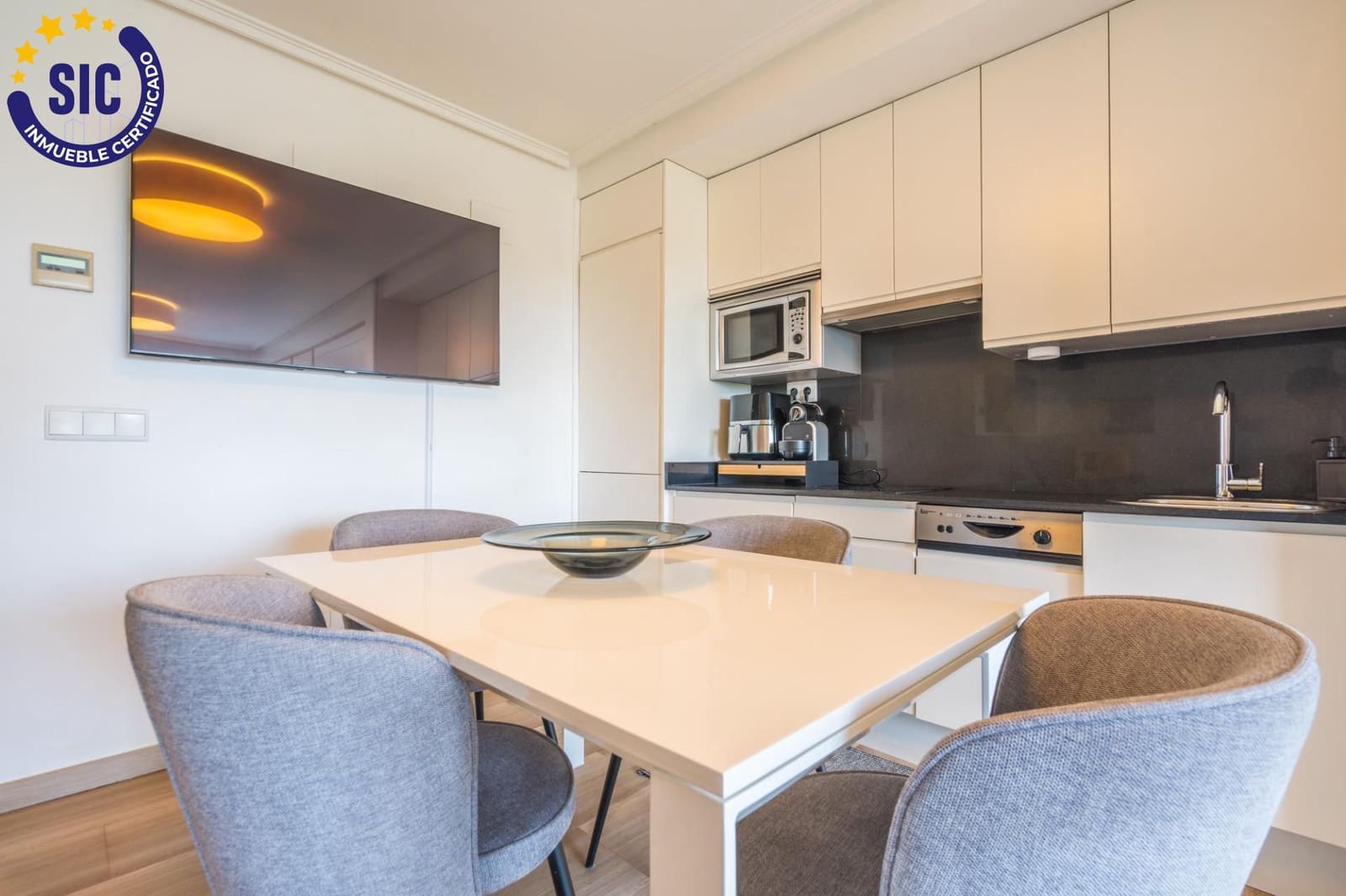 1 slaapkamer Studio te koop in Valencia stad met garage - € 249.000 (Ref: 9876588)