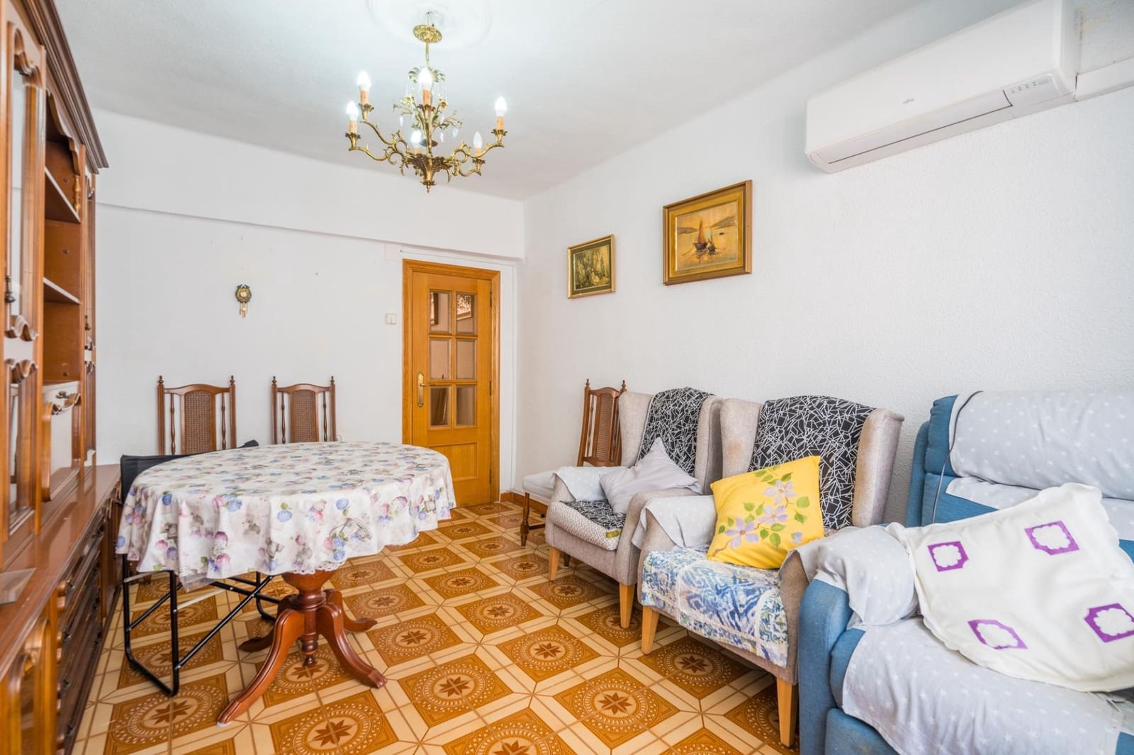3 slaapkamer Appartement te koop in Valencia stad - € 168.000 (Ref: 9879002)