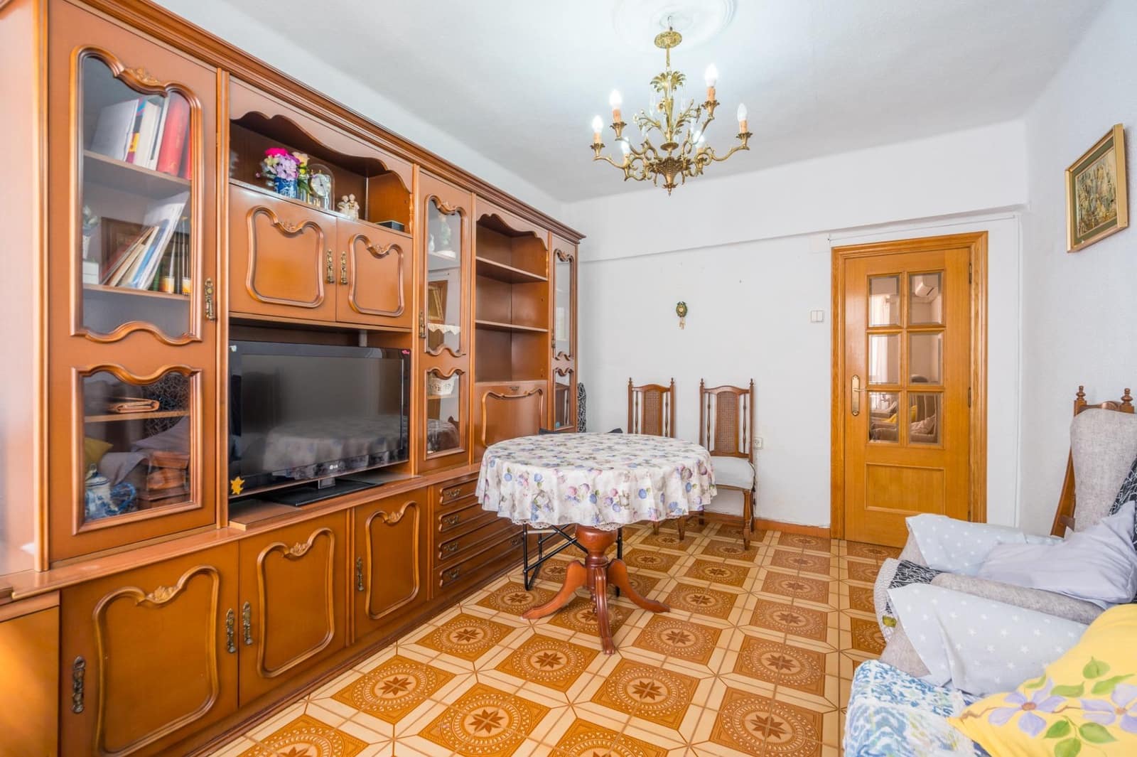 3 slaapkamer Appartement te koop in Valencia stad - € 168.000 (Ref: 9879002)
