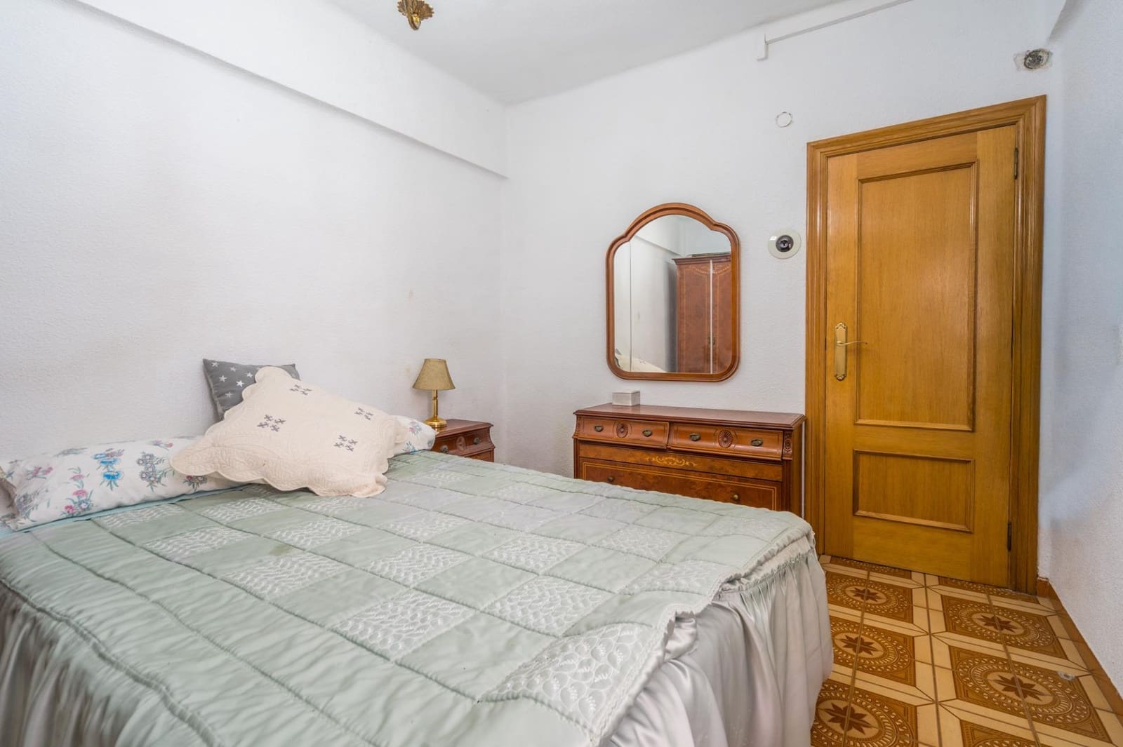 3 slaapkamer Appartement te koop in Valencia stad - € 168.000 (Ref: 9879002)