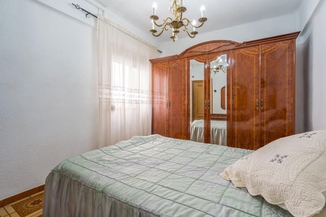 3 slaapkamer Appartement te koop in Sant Llorens, Valencia stad - € 168.000 (Ref: 9879002)