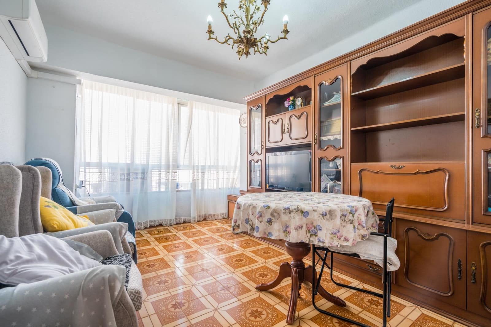 3 slaapkamer Appartement te koop in Valencia stad - € 168.000 (Ref: 9879002)