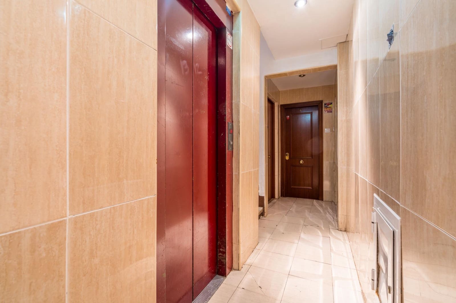 3 slaapkamer Appartement te koop in Valencia stad - € 168.000 (Ref: 9879002)