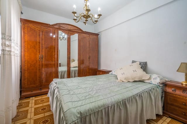 3 slaapkamer Appartement te koop in Sant Llorens, Valencia stad - € 168.000 (Ref: 9879002)