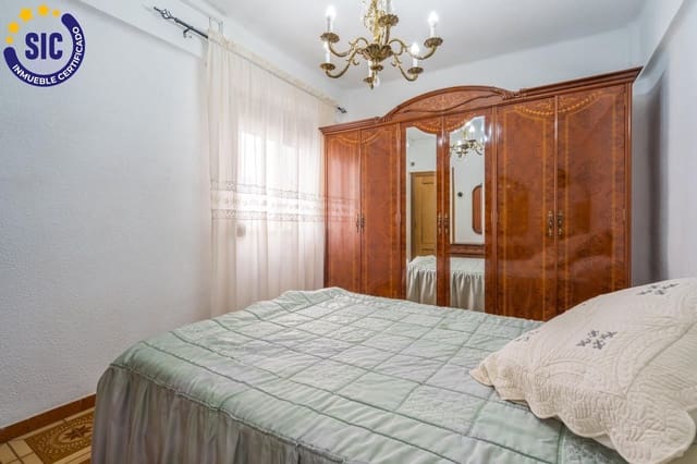 3 bedroom Apartment for sale in Sant Llorens, Valencia city - € 168,000 (Ref: 9879002)