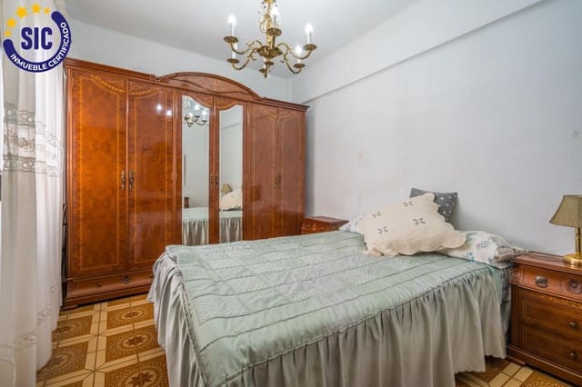 3 bedroom Apartment for sale in Sant Llorens, Valencia city - € 168,000 (Ref: 9879002)