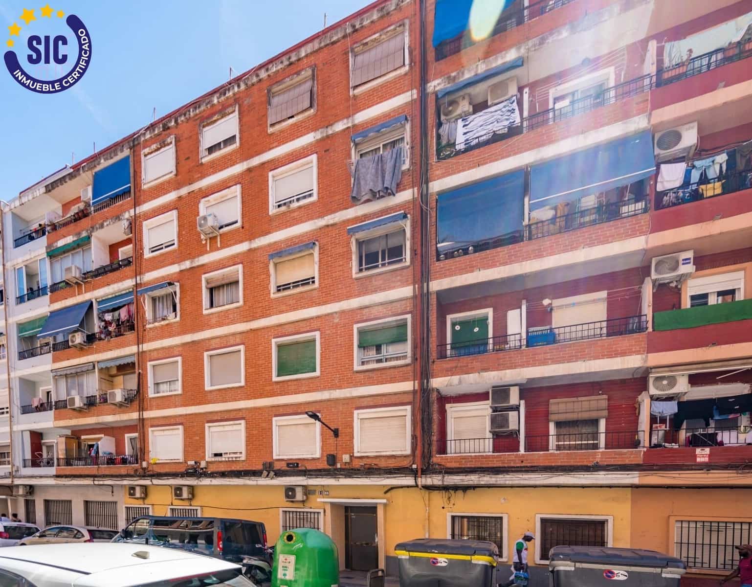 3 bedroom Apartment for sale in Valencia city - € 168,000 (Ref: 9879002)
