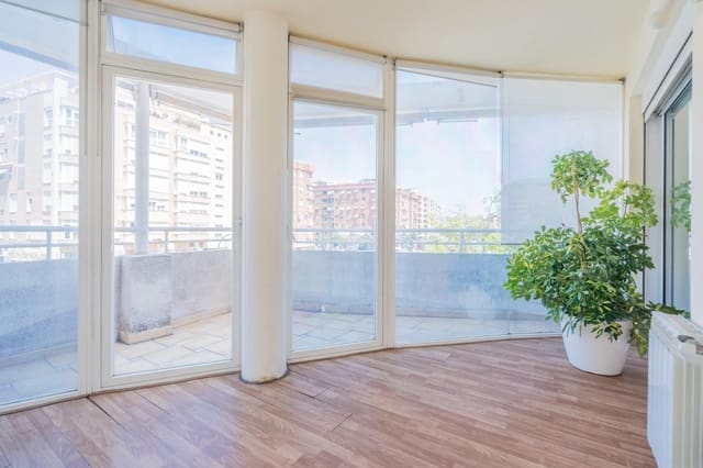 3 makuuhuone Asunto myytävänä paikassa Cabanyal-Canyamelar, Valencia kaupunki mukana uima-altaan - 600 000 € (Ref: 9884962)