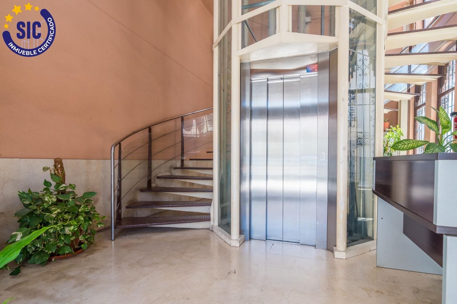 3 bedroom Flat for sale in Valencia city with pool - € 625,000 (Ref: 9884962)