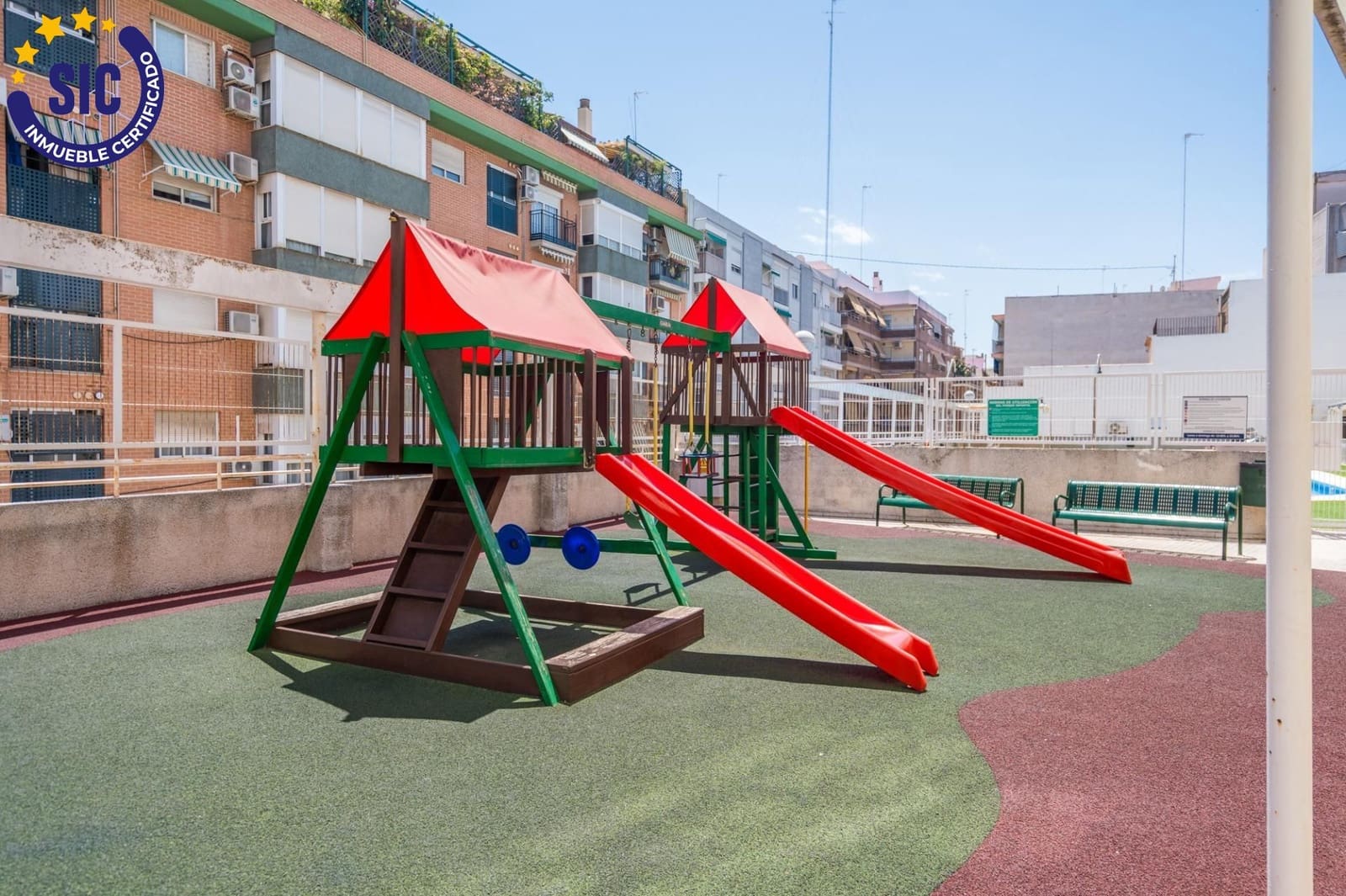 3 bedroom Flat for sale in Valencia city with pool - € 625,000 (Ref: 9884962)
