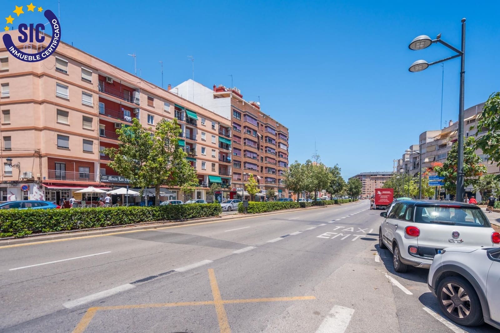 3 bedroom Flat for sale in Valencia city with pool - € 625,000 (Ref: 9884962)