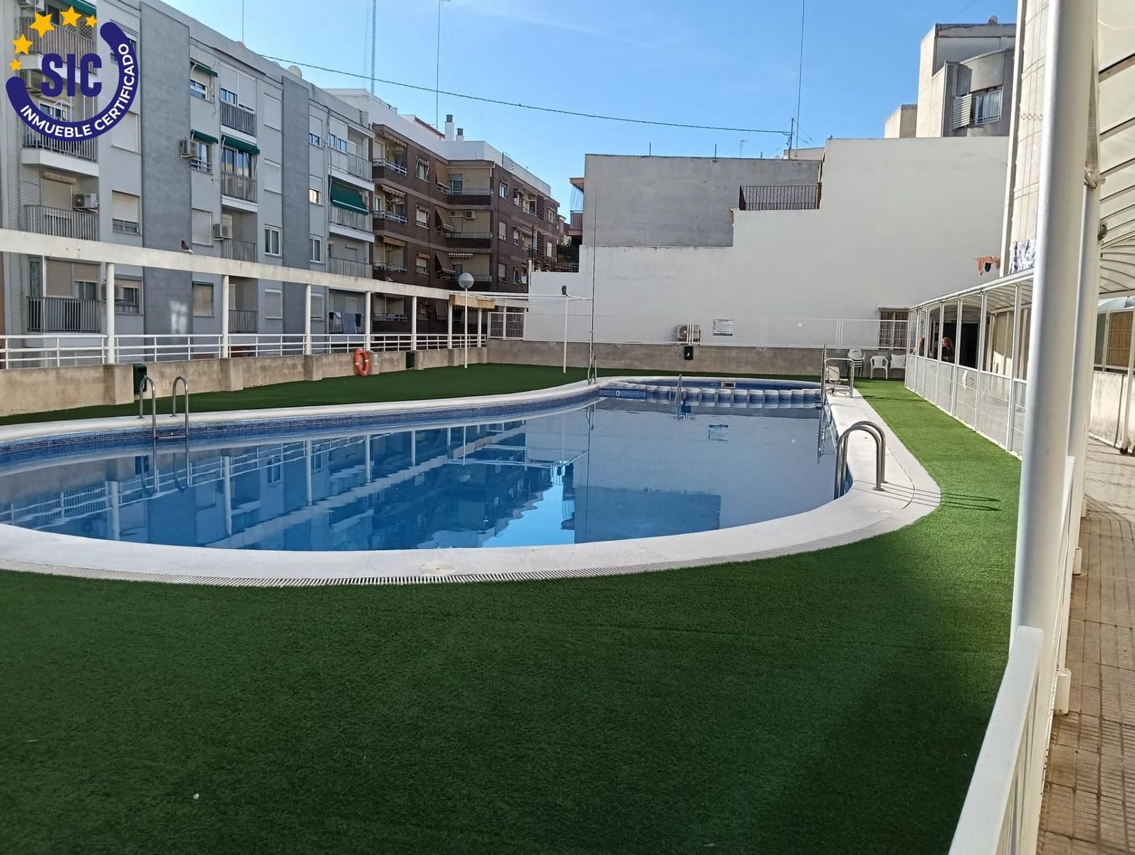 3 bedroom Flat for sale in Valencia city with pool - € 625,000 (Ref: 9884962)