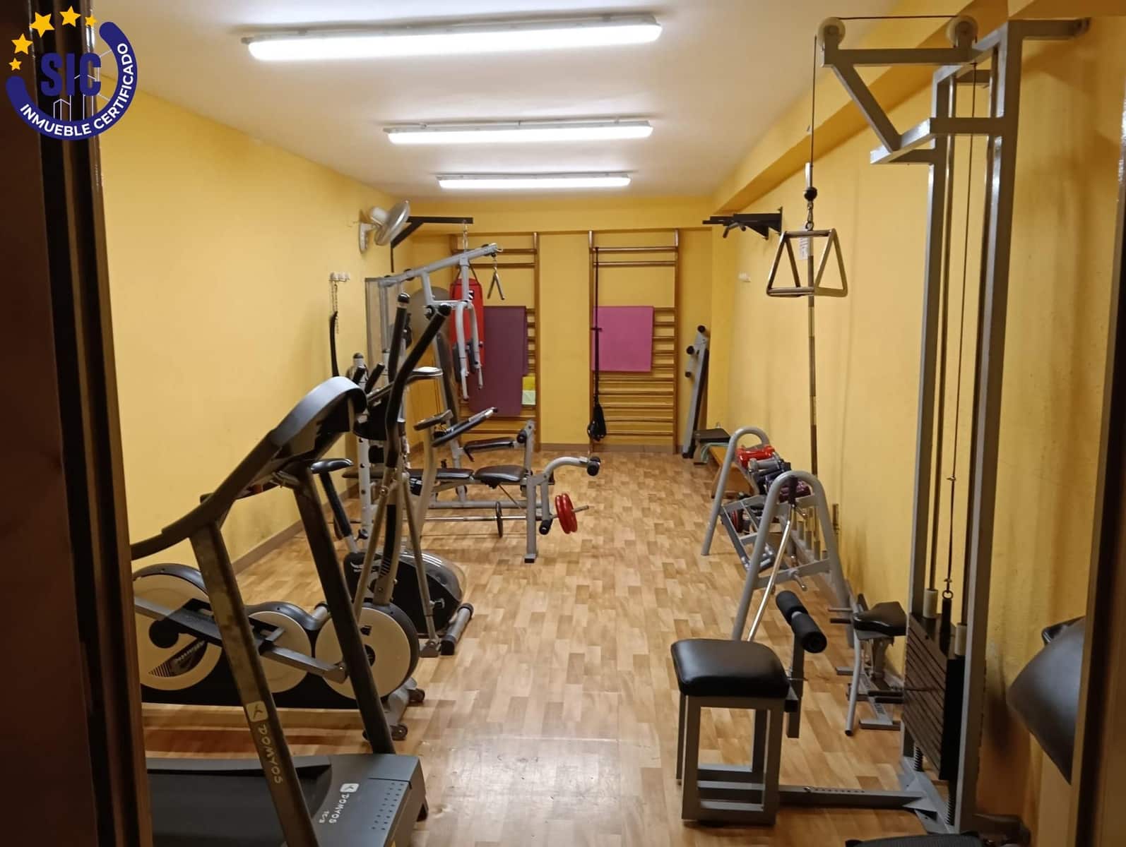 3 bedroom Flat for sale in Valencia city with pool - € 625,000 (Ref: 9884962)