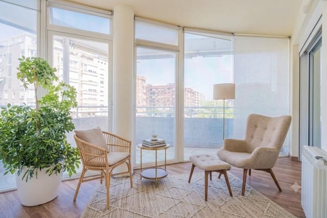 3 slaapkamer Flat te koop in Cabanyal-Canyamelar, Valencia stad met zwembad garage - € 625.000 (Ref: 9884962)