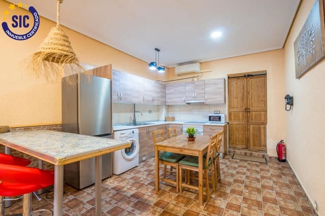 1 slaapkamer Appartement te koop in Cabanyal-Canyamelar, Valencia stad met garage - € 350.000 (Ref: 9892517)
