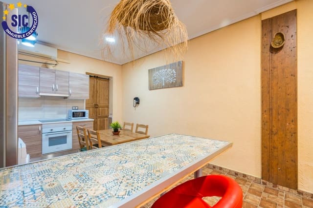 1 bedroom Apartment for sale in Cabanyal-Canyamelar, Valencia city with garage - € 335,000 (Ref: 9892517)