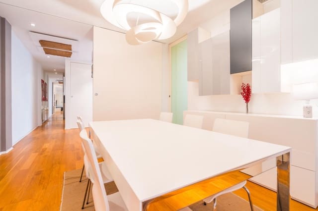 3 bedroom Flat for sale in Sant Francesc, Valencia city - € 490,000 (Ref: 9896197)